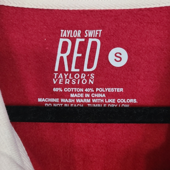 Taylor Swift Red Sweater - Picture 3 of 5